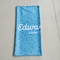 Le tissu de gaufre de matériel de polyester réutilisé par bouteille de RPET conçoivent la double serviette en fonction du client de plage latérale d'impression avec le logo fournisseur
